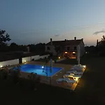 Ariella Апартаменты Krizanici